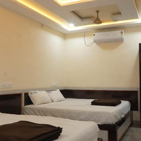ホテル Sri Vasavi Residency Rāmeswaram エクステリア 写真