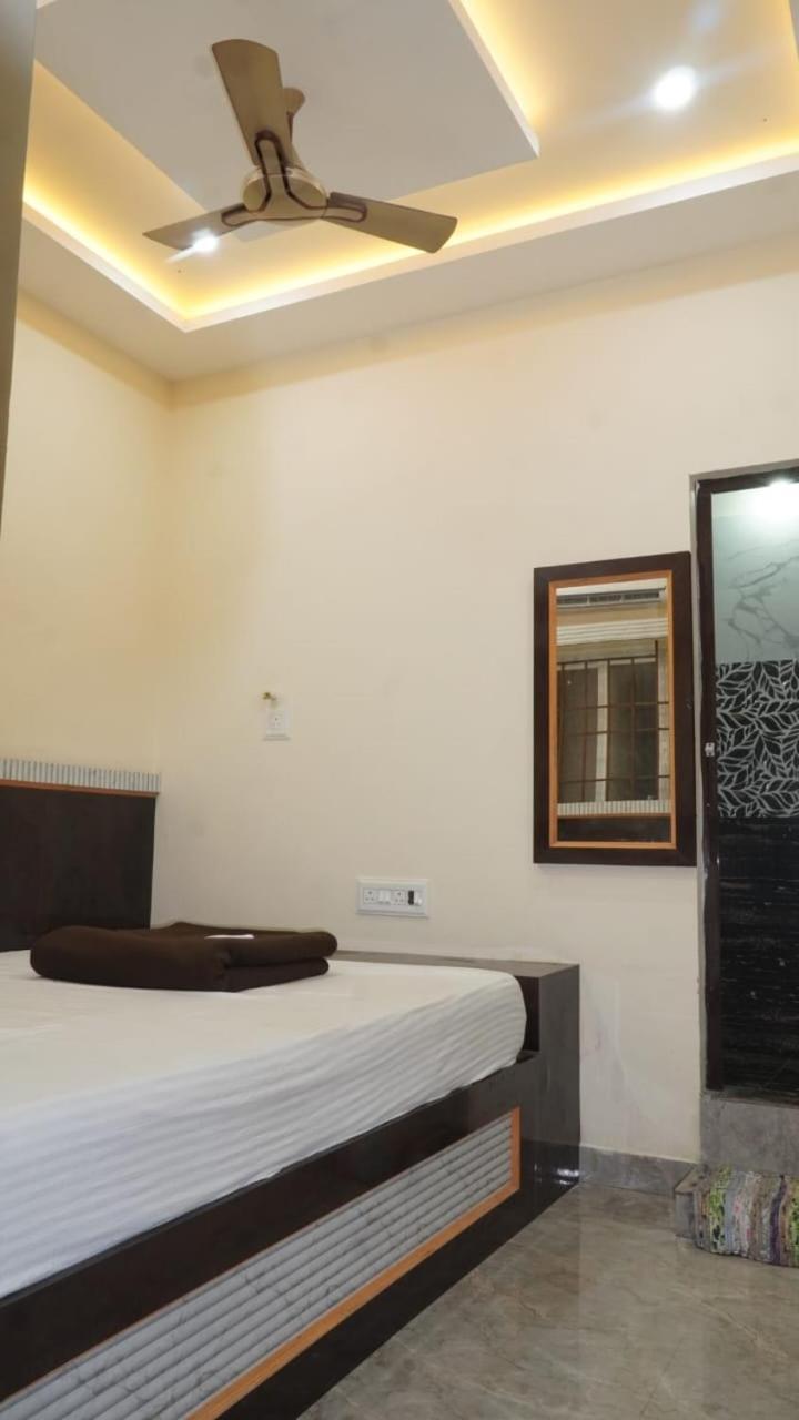 ホテル Sri Vasavi Residency Rāmeswaram エクステリア 写真