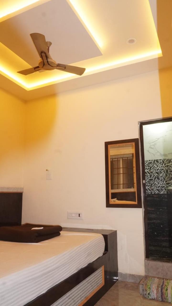 ホテル Sri Vasavi Residency Rāmeswaram エクステリア 写真